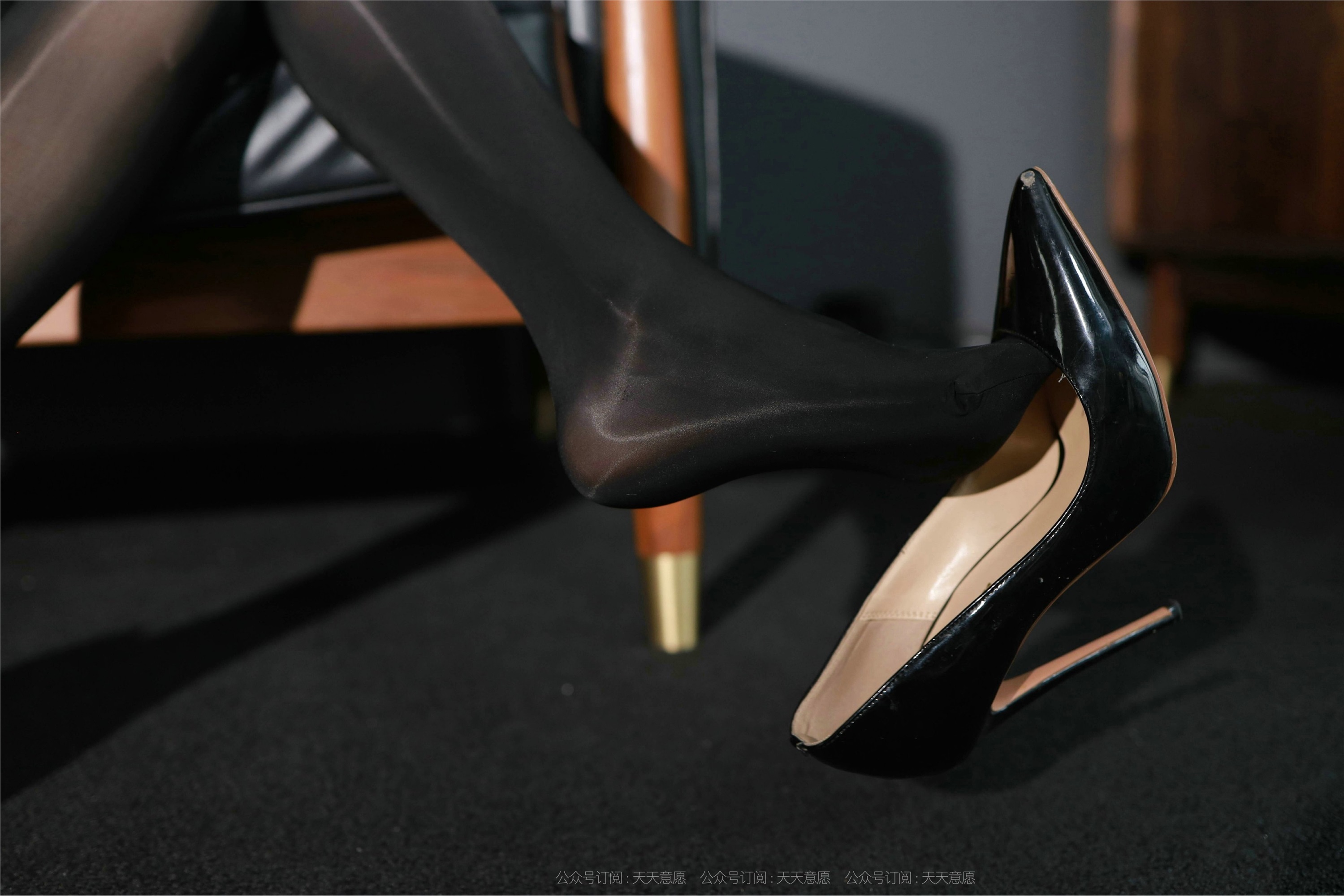 IESS异思趣向  2021.08.27 丝享家902：婉苹《暗夜里的制服》